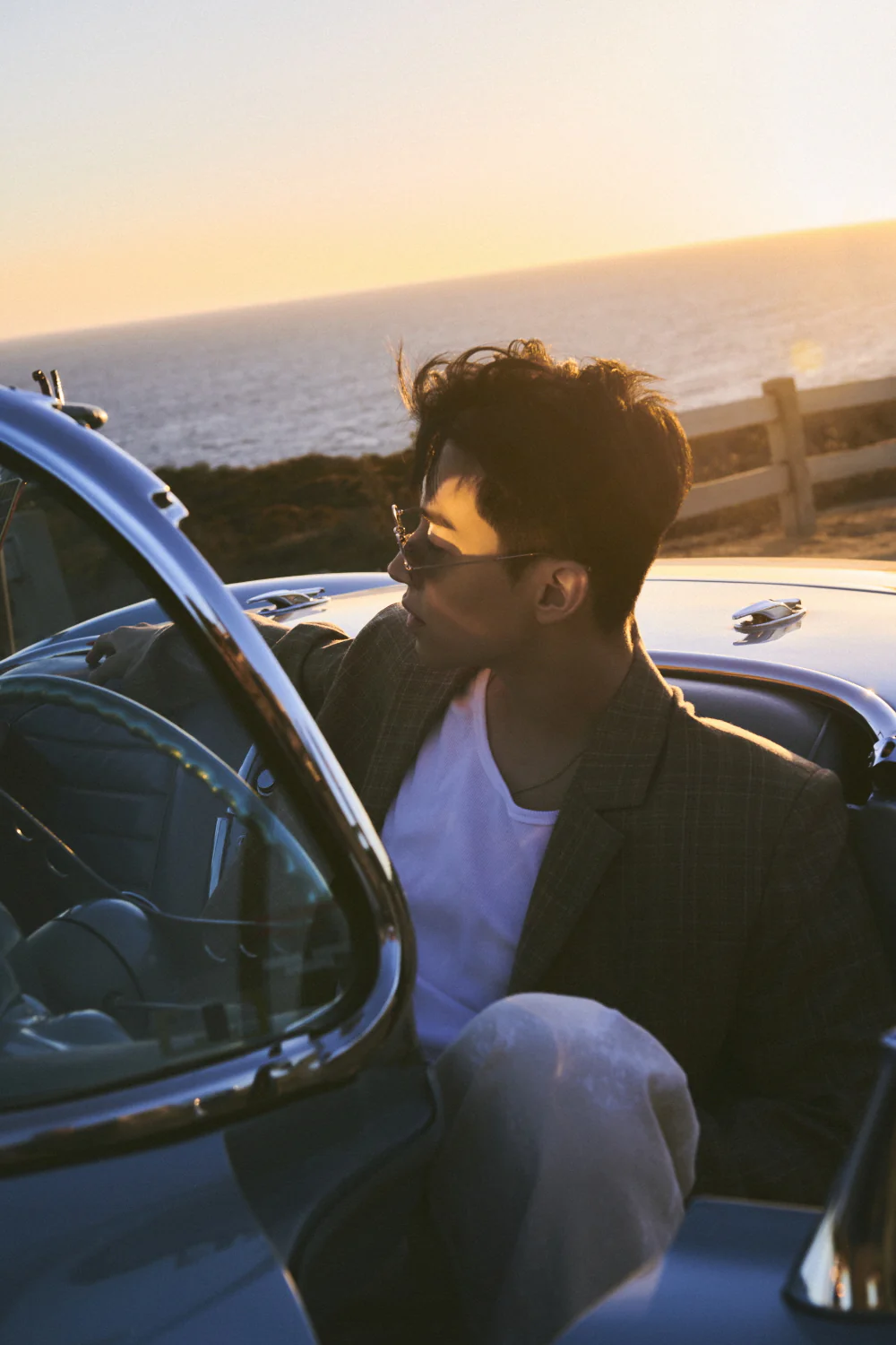 Henry - Moonlight [Photobook] - Image 6