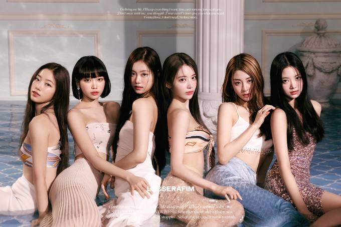 LE SSERAFIM - FEARLESS [Monochrome Bouquet ver.] 1st Mini Album+Extra Photocards Set - Image 7