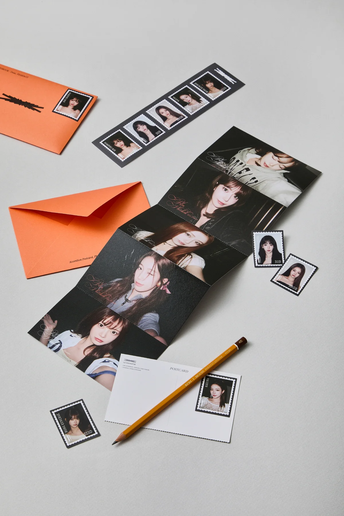 [WEVERSE EXCLUSIVE POB] LE SSERAFIM FILM PHOTOBOOK : Dear, FEARNOT - Image 8