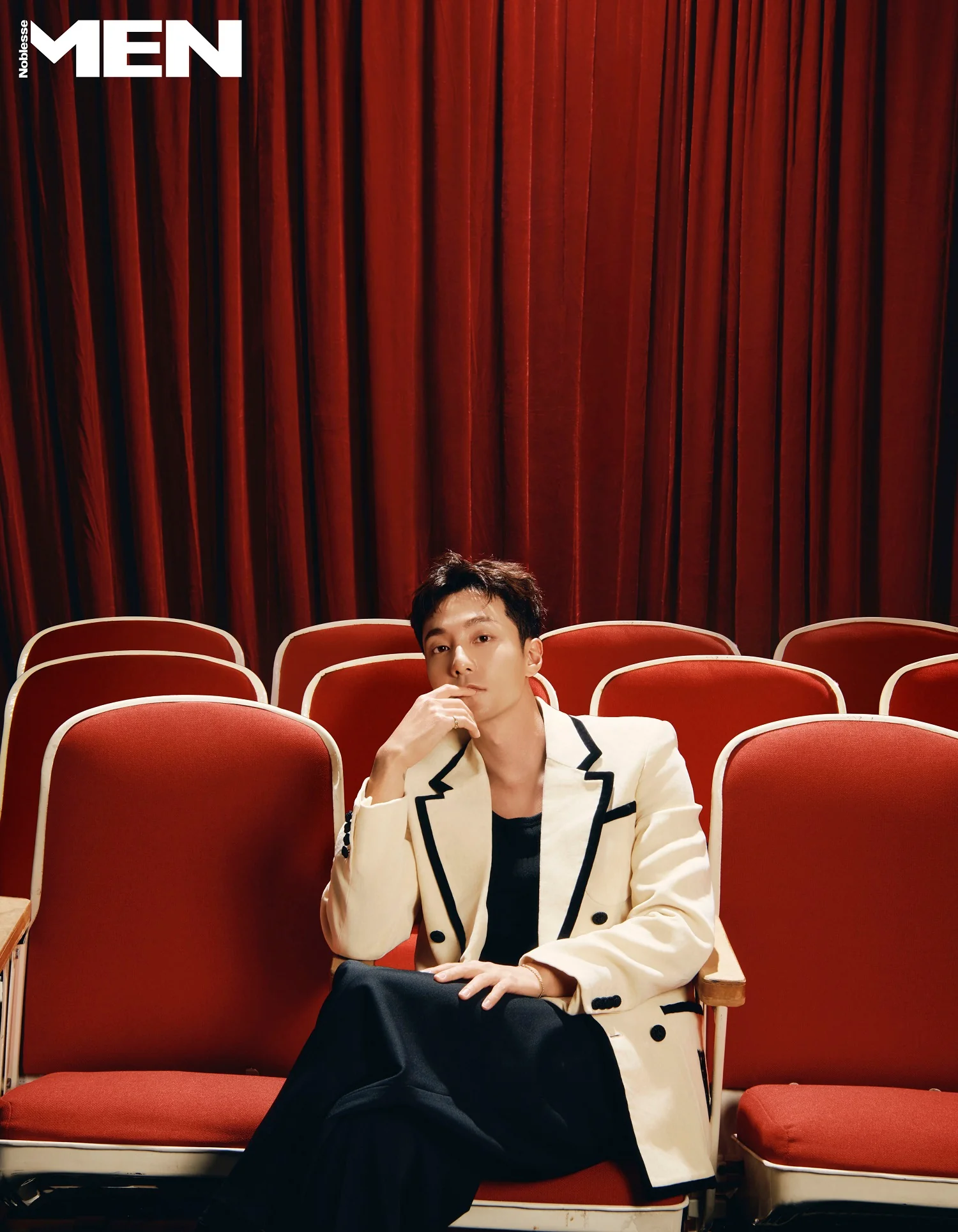 MEN Noblesse Magazine Korea October 2025 NCT DOYOUNG [Random ver.] - Image 2