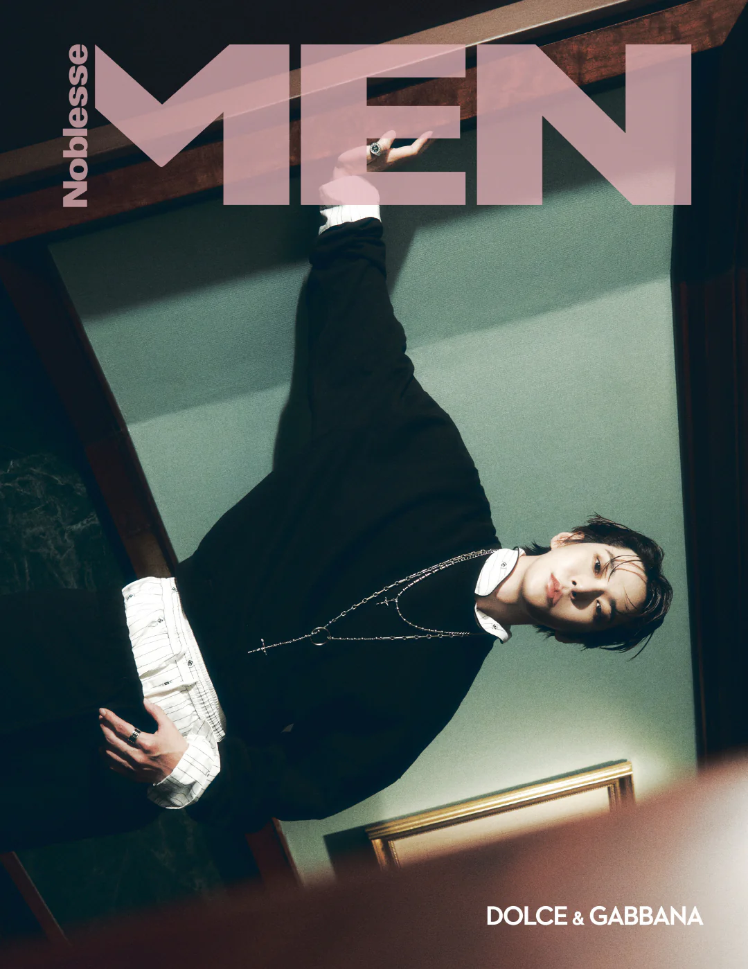 MEN Noblesse Magazine Korea October 2025 NCT DOYOUNG [Random ver.] - Image 5