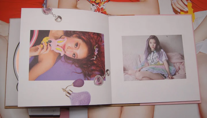 Red Velvet - RUSSIAN ROULETTE (3rd Mini Album) +Free Gift - Image 2