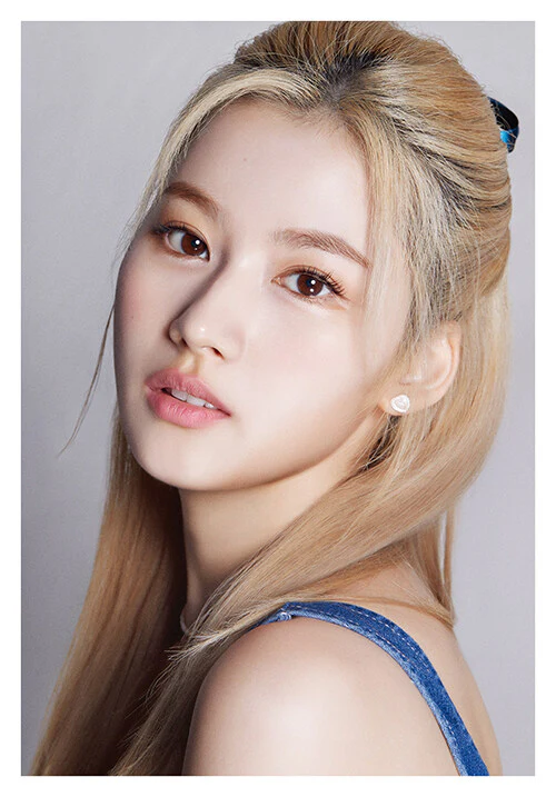 [PRE-ORDER SEP 19] DICON D’FESTA TWICE Dispatch 10th Anniversary Photobook - Image 10