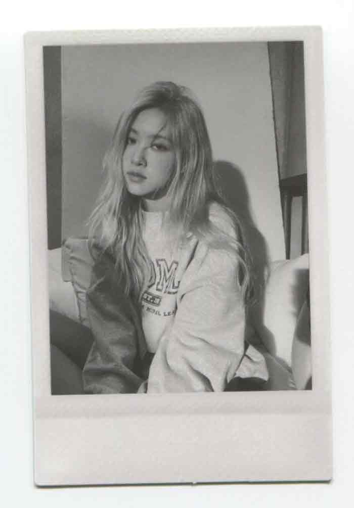 ROSE BLACKPINK - 1st Singles Album -R- POSTCARD POLAROID OFFICIAL PHOTOCARD - Image 3