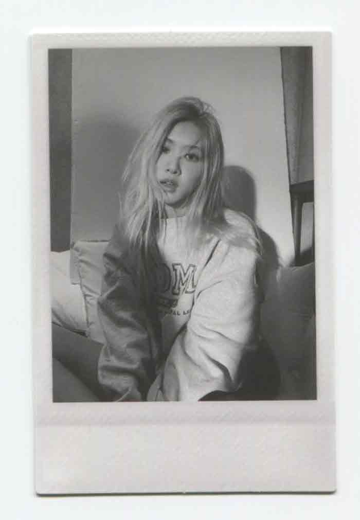 ROSE BLACKPINK - 1st Singles Album -R- POSTCARD POLAROID OFFICIAL PHOTOCARD - Image 4