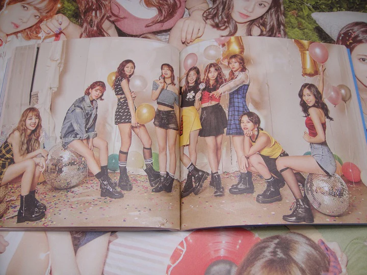 TWICE - TWICETAGRAM (Vol.1) Album+Extra Photocards Set - Image 5