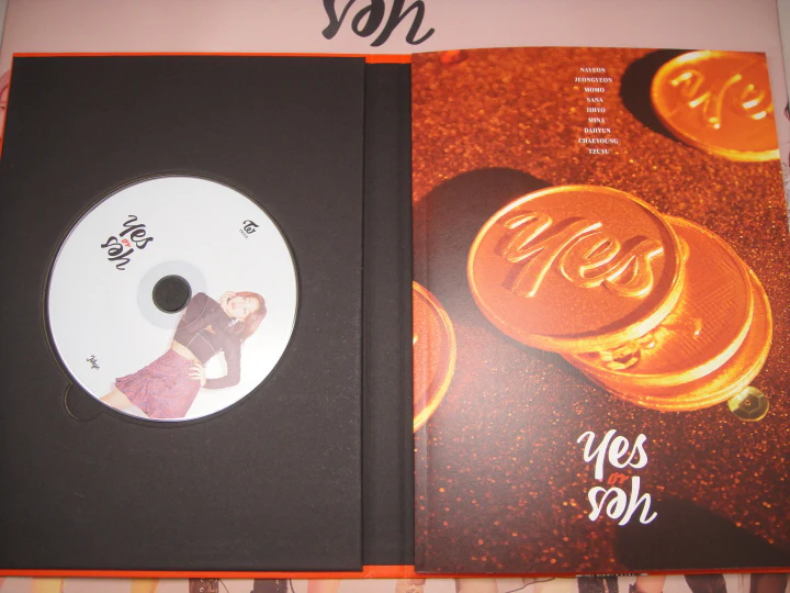TWICE - YES OR YES 6th Mini Album+Free Gift - Image 8